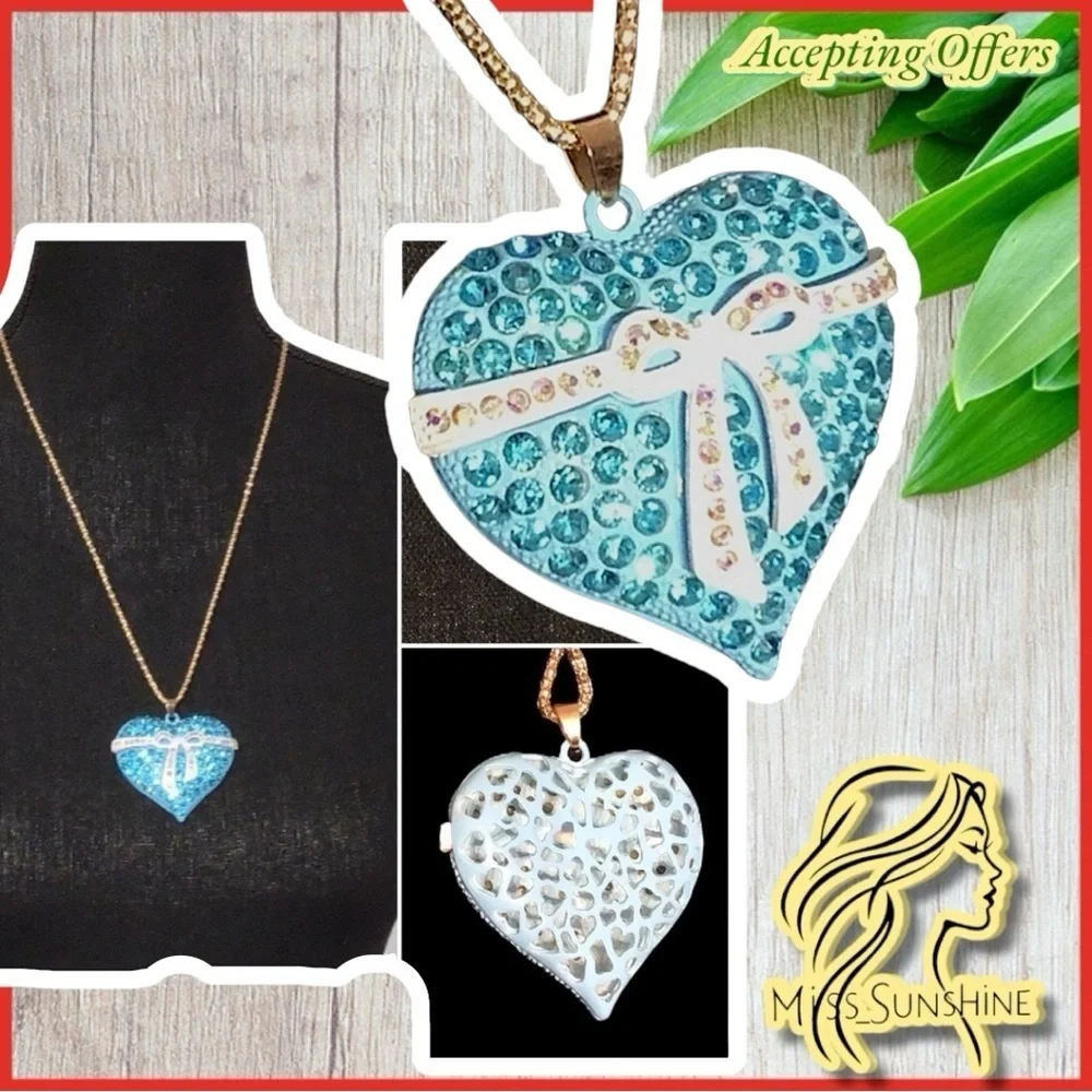 Boutique NEW - 3D heart blue gift ribbon necklace